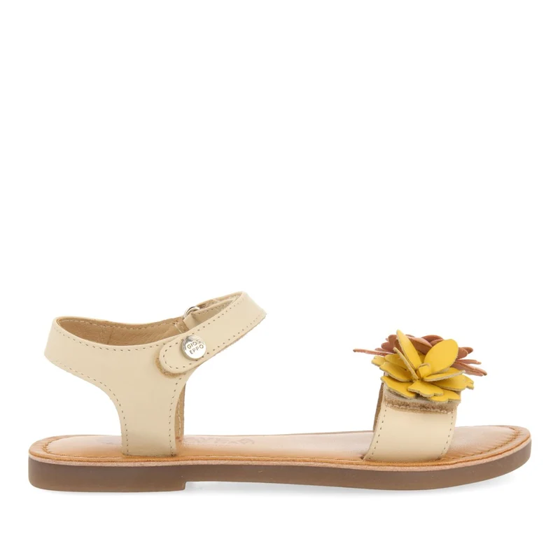 SANDALIAS COLOR OFF-WHITE DE PIEL CON ADORNO DE FLORES PARA NIÑA Y NIÑO IMOTSKI