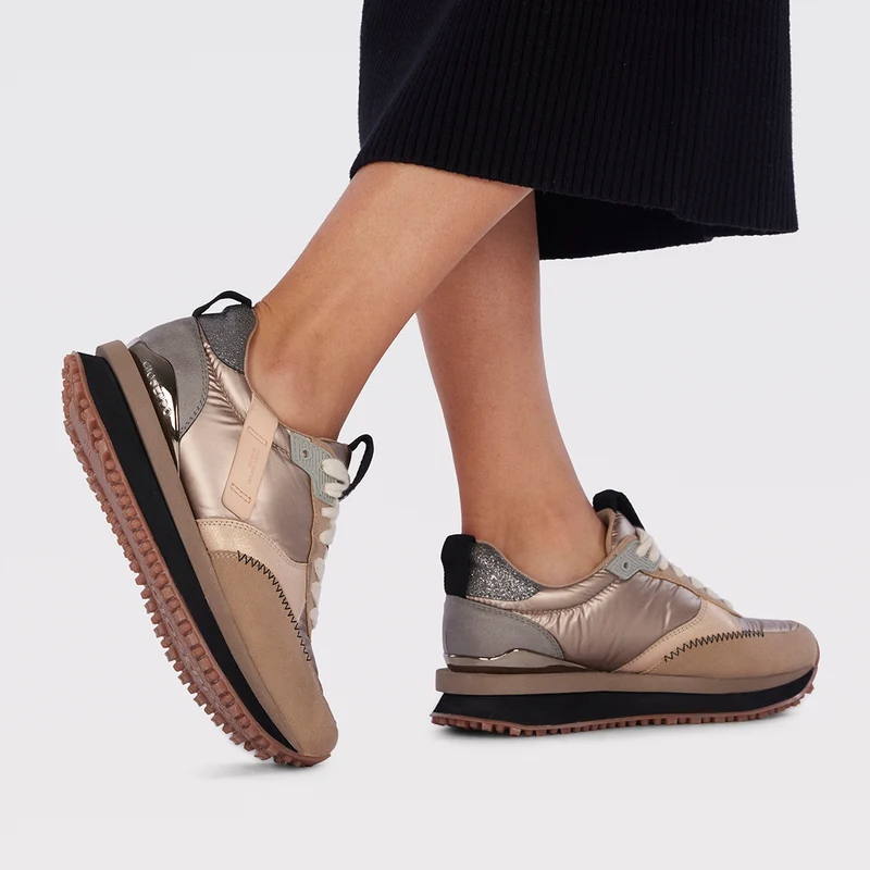 Gladsaxe women's cushioned gold monochrome sneakers with details