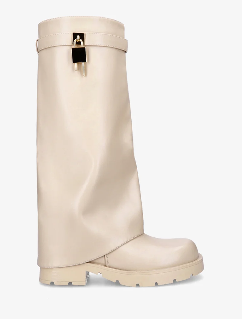 Bottes en simili à revers et bijou cadenas - Beige