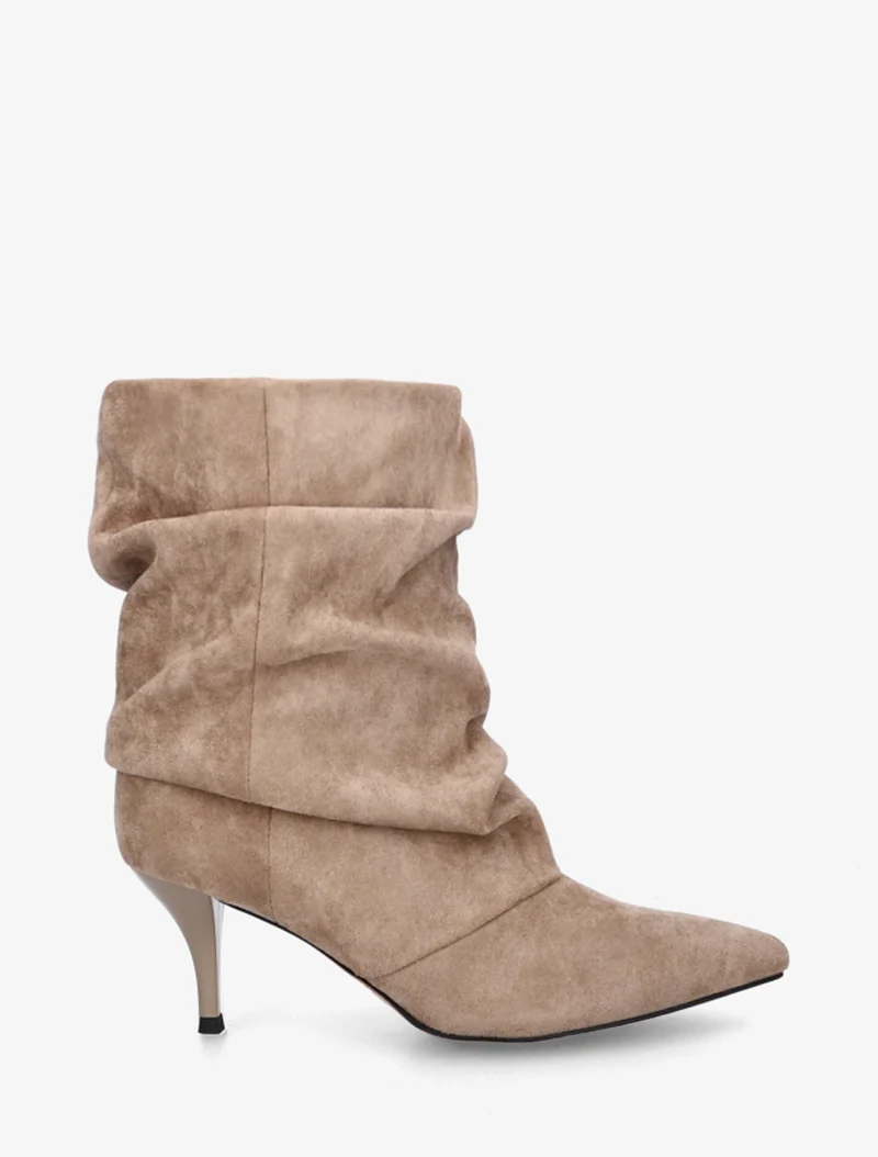 Bottines froncées en suédine à bouts pointus - Taupe
