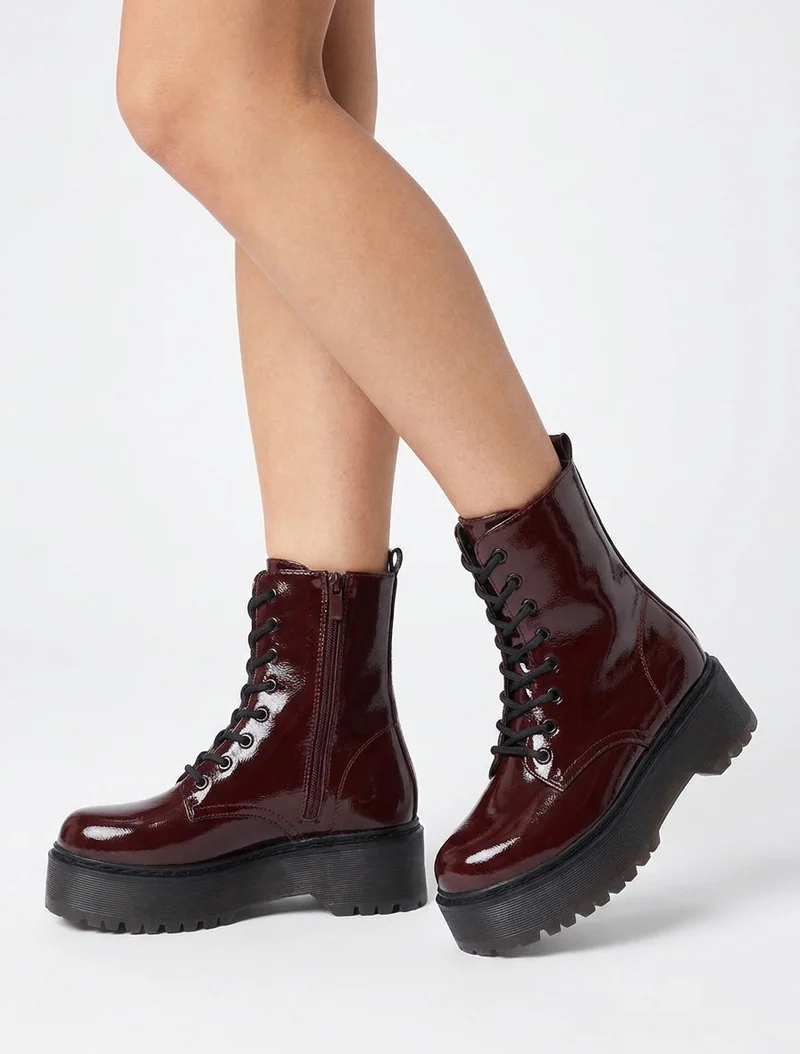 Bottines montantes vernies à lacets - Bordeaux