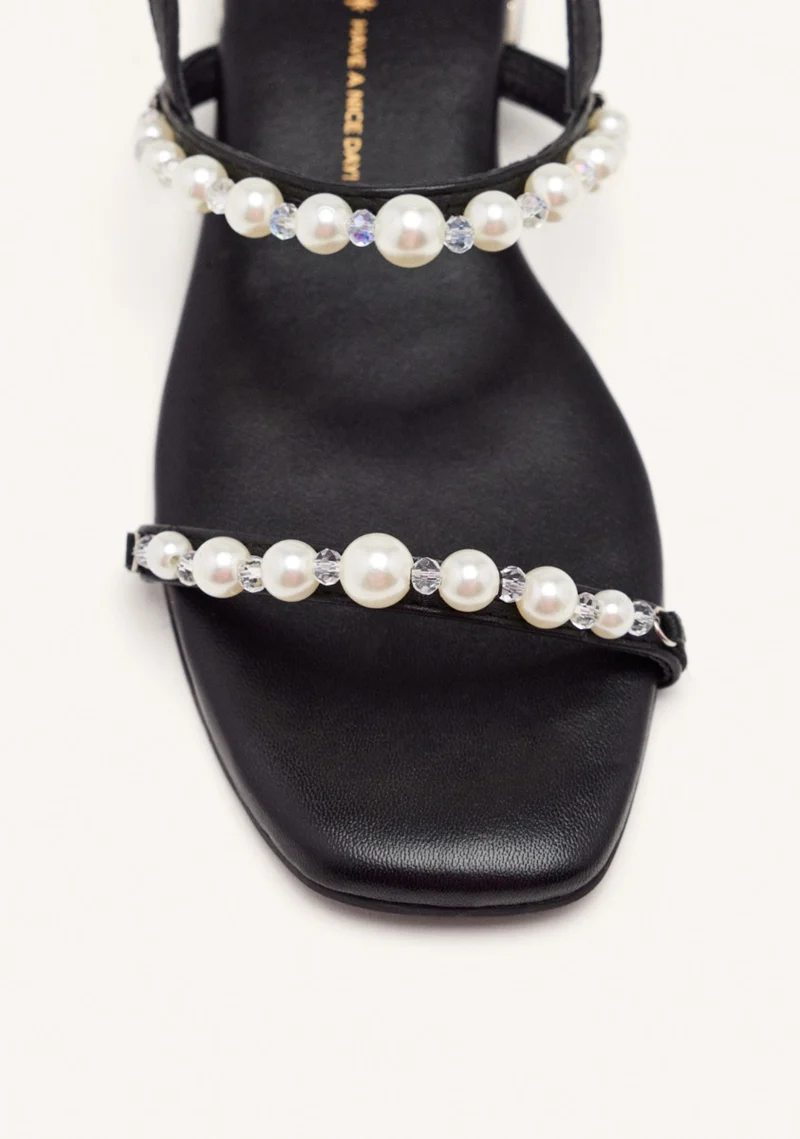 WOMEN'S BLACK LEATHER SANDALS WITH PEARLS ZERQAN
