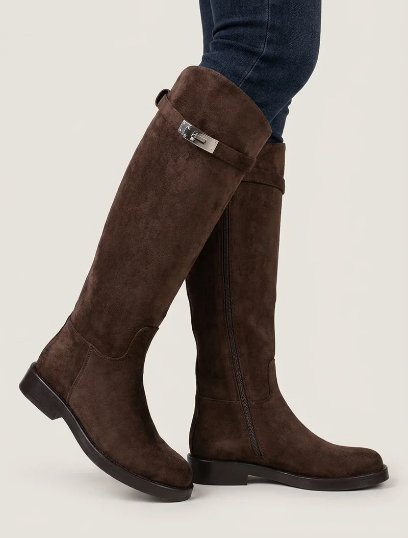 Bottes en suédine style cavalière à sangle - Marron