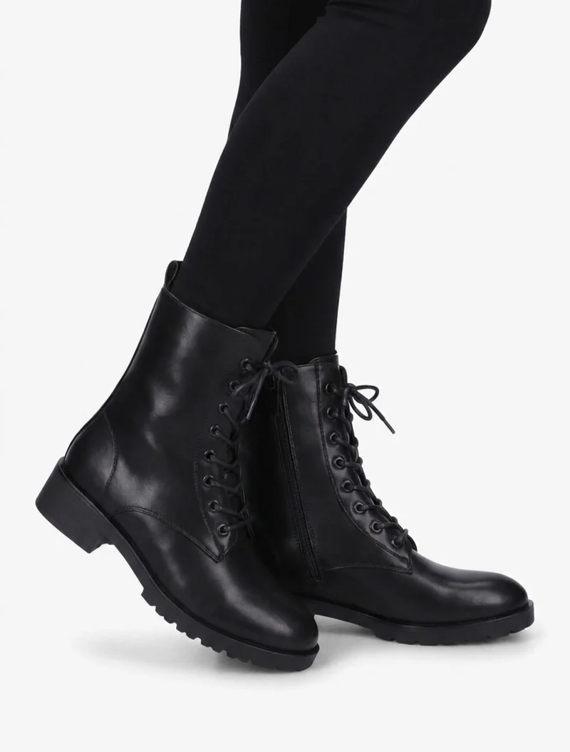 Bottines hautes à lacets - Noir
