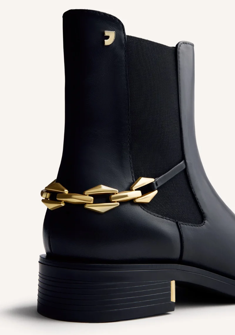 CHAIN LEATHER CHELSEA BOOTS REESE