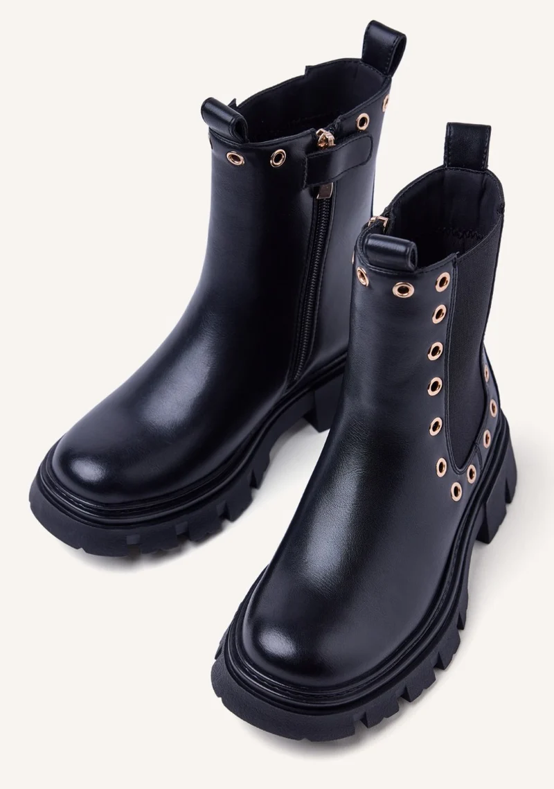 EYELET BOOTS DENHAM