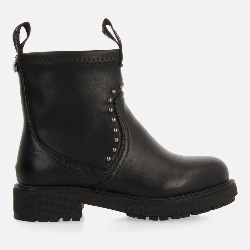 BOOTS WITH PREBLE NAILS