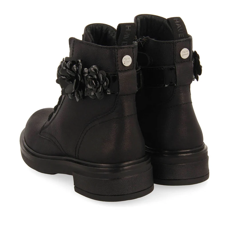 MILITARY STYLE LEATHER BOOTS WITH REMOVABLE AND REPLACEABLE STRAP.