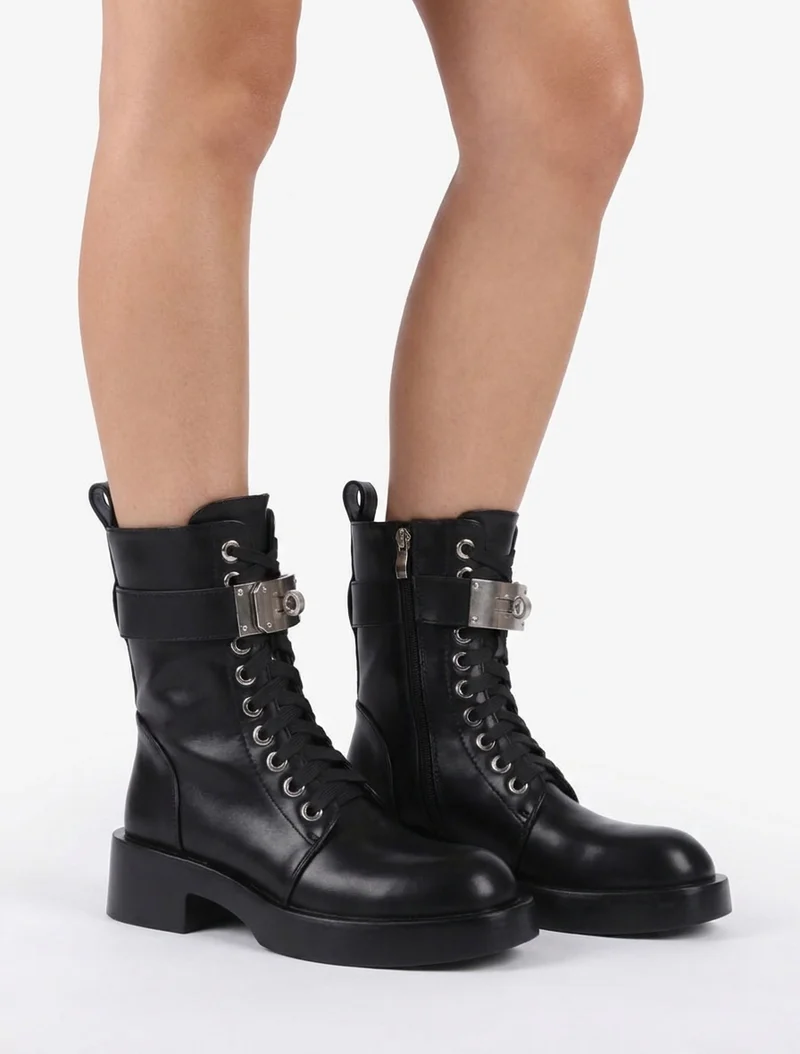 Boots style ranger à boucle décorative - Noir