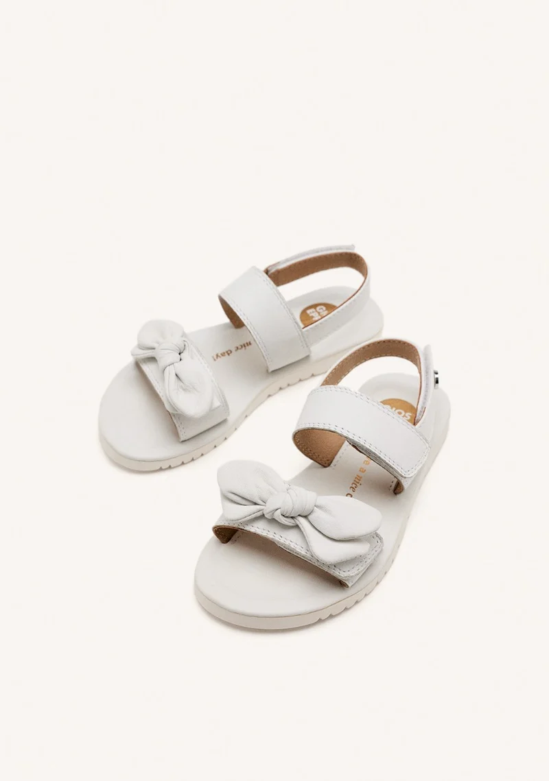Sandals for girls with tie