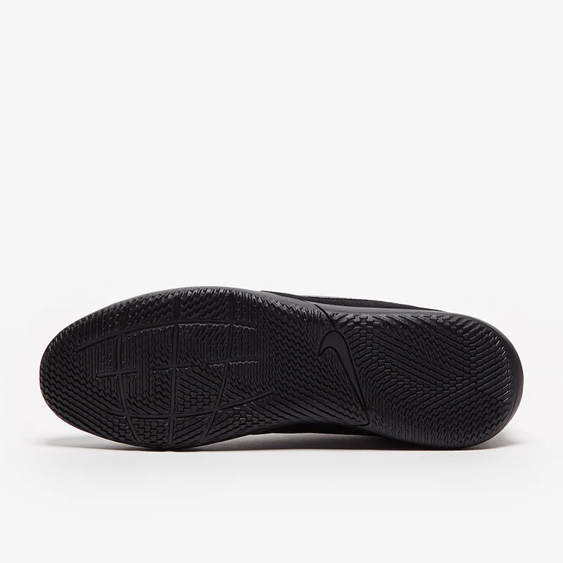 Nike Tiempo Legend VIII Club IC