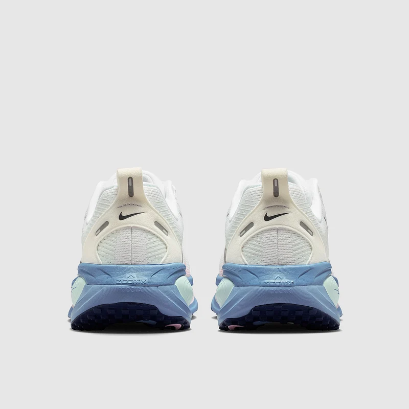 Nike Womens Vomero 18