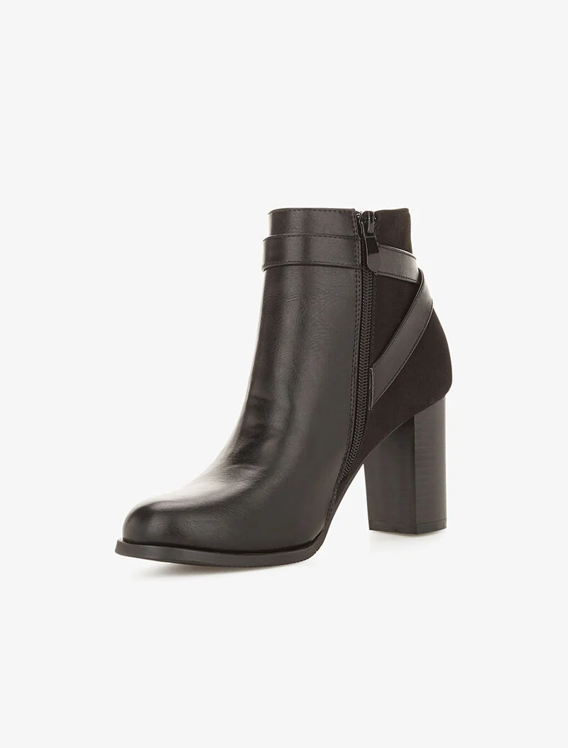 Bottines à brides croisées - noir