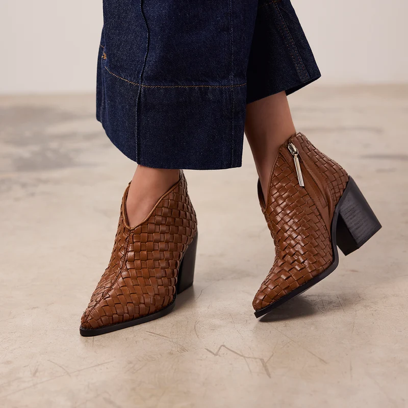 BRAIDED LEATHER ANKLE BOOTS WITH HEEL TAMASI