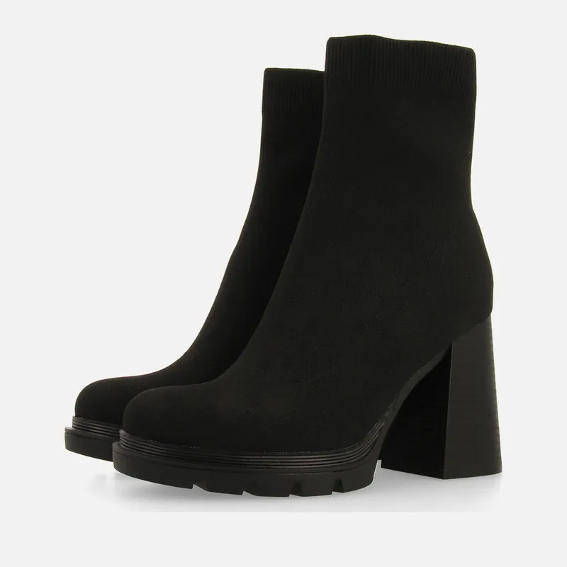 SOCKS-STYLE ANKLE BOOTS WITH HEEL AND TRACK SOLE KENDERES