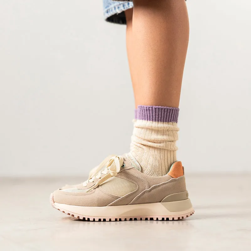 RETRO SNEAKERS FLOING