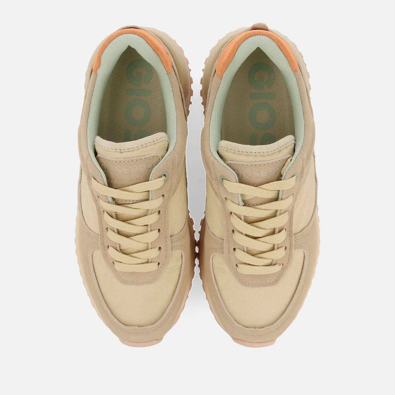 RETRO SNEAKERS FLOING