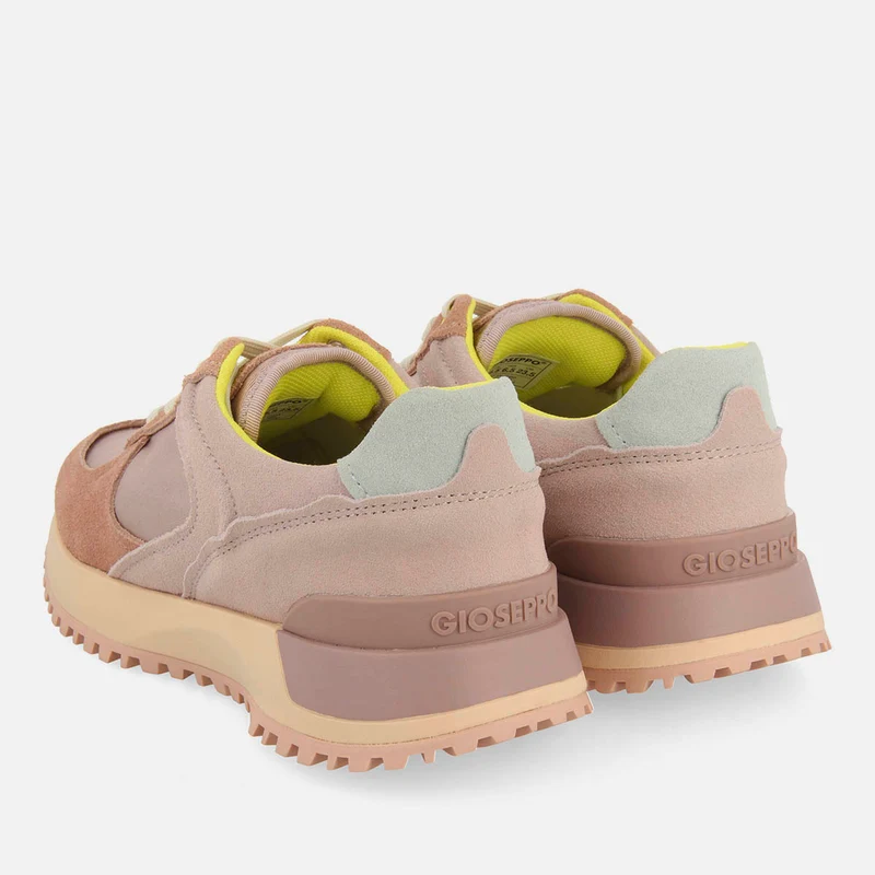 RETRO SNEAKERS FLOING