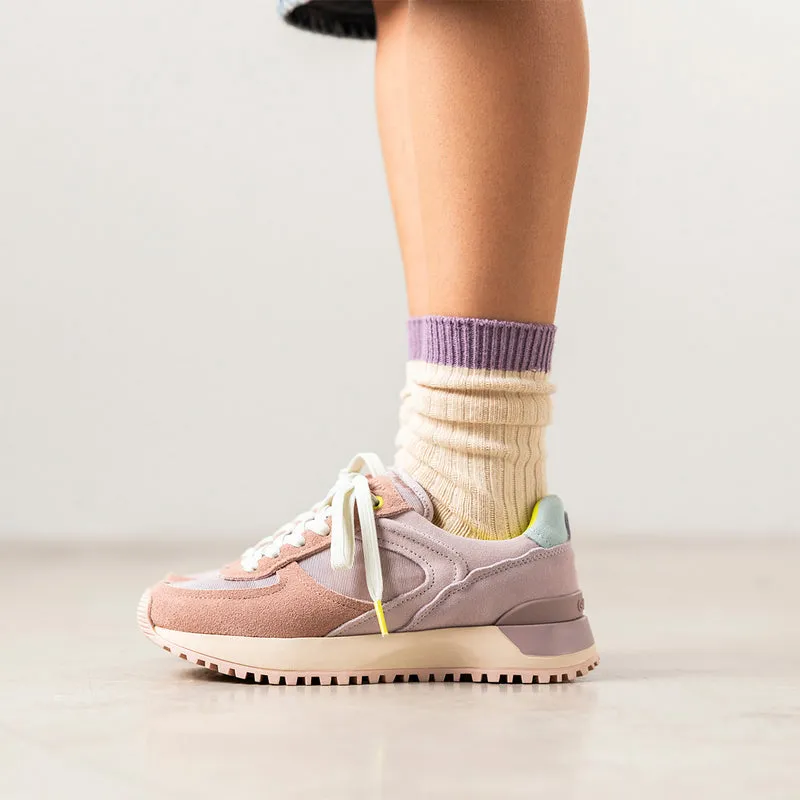RETRO SNEAKERS FLOING