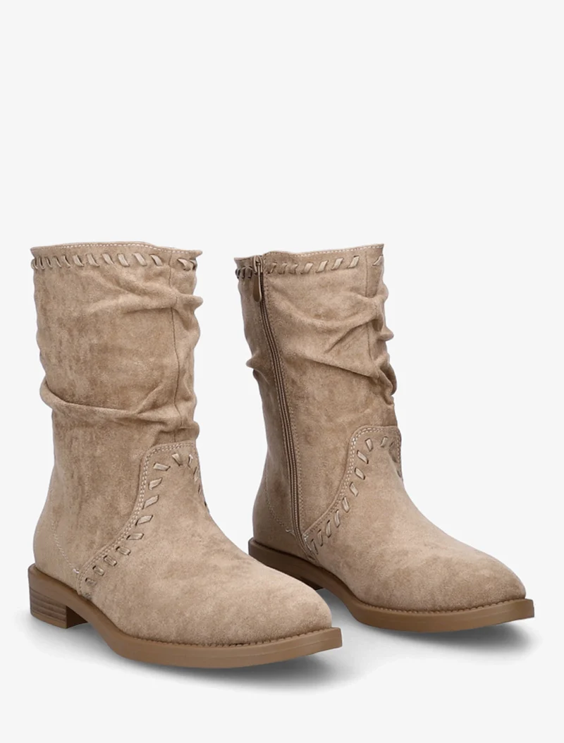 Bottines en suédine à coutures apparentes - Beige
