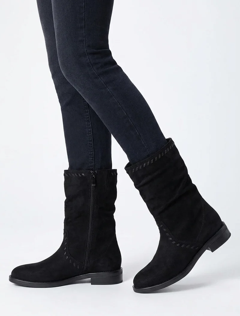 Bottines en suédine à coutures apparentes - Noir
