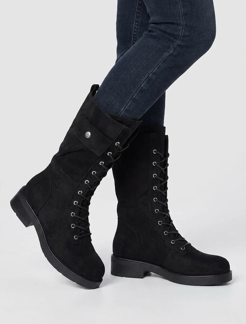 Bottines montantes à lacets et poches décoratives - Noir