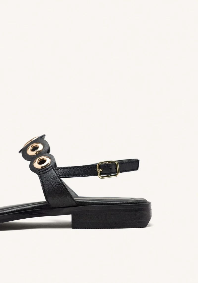 FLAT LEATHER SANDALS WITH EYELETS SIREN