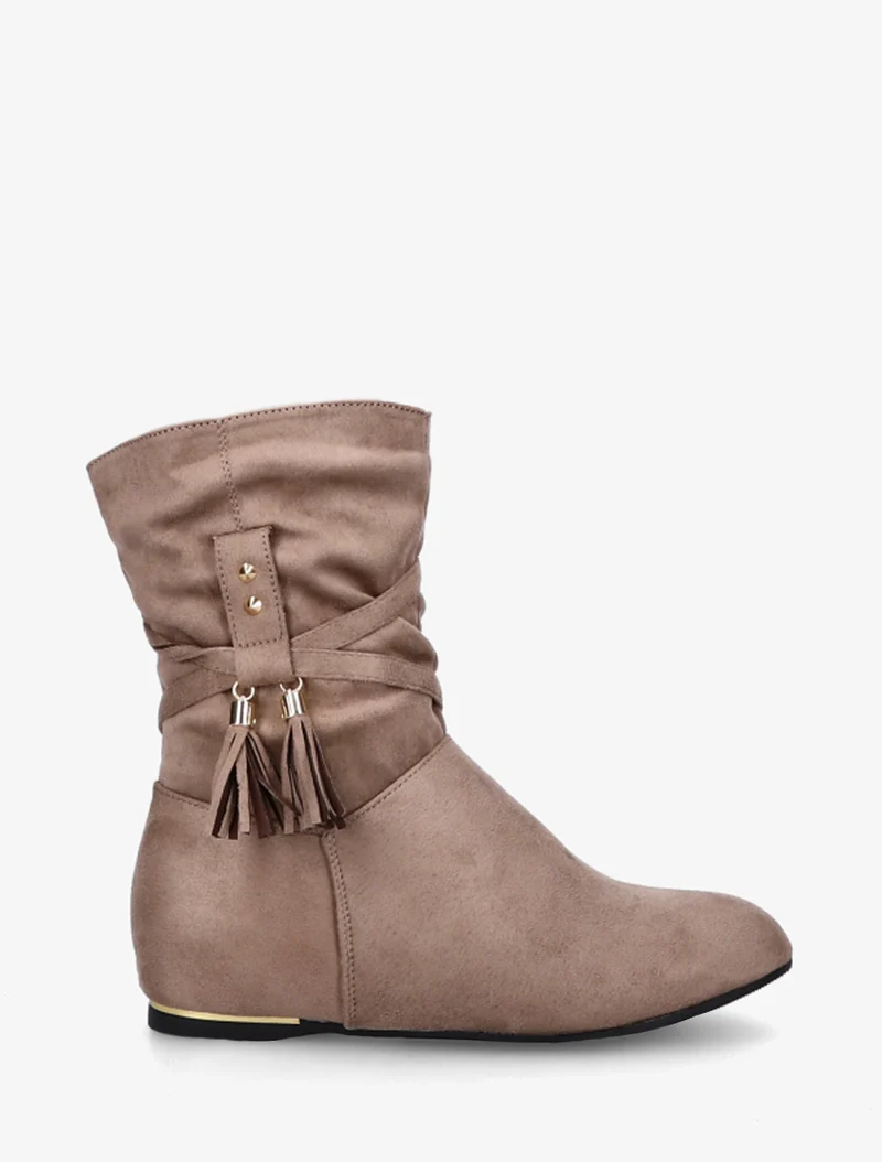 Bottines montantes en suédine à pompons - Taupe