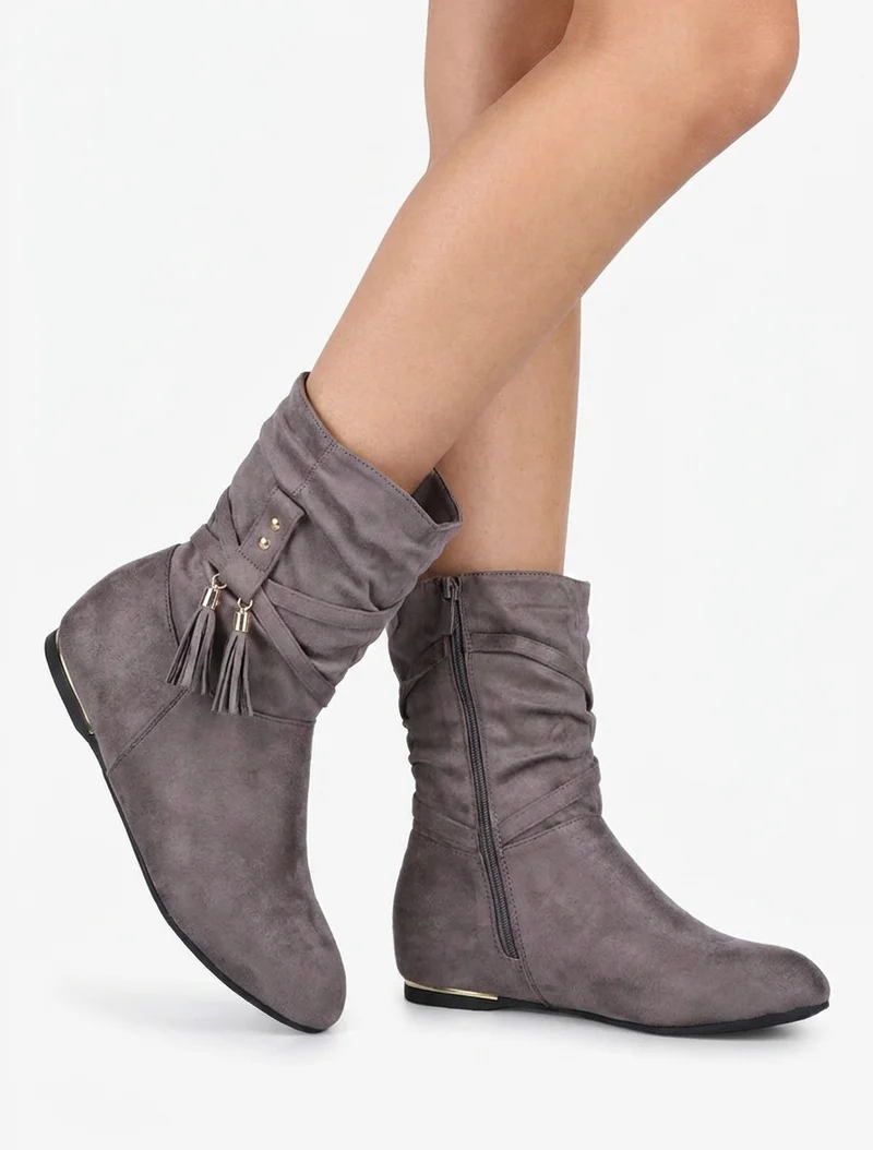 Bottines montantes en suédine à pompons - Gris