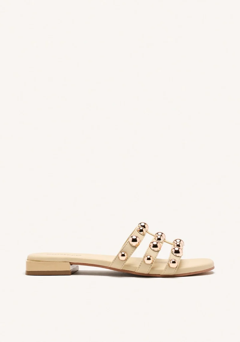 LEATHER STUDDED FLAT SANDALS DEKORRA