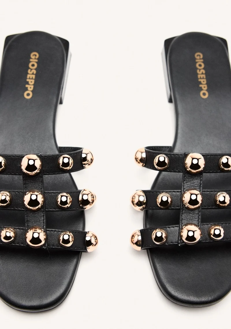 LEATHER STUDDED FLAT SANDALS DEKORRA