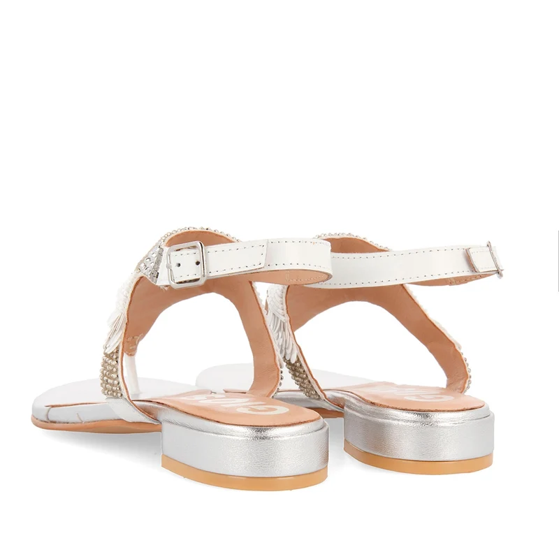 Sandalias blancas con pedrería para mujer NORLINA