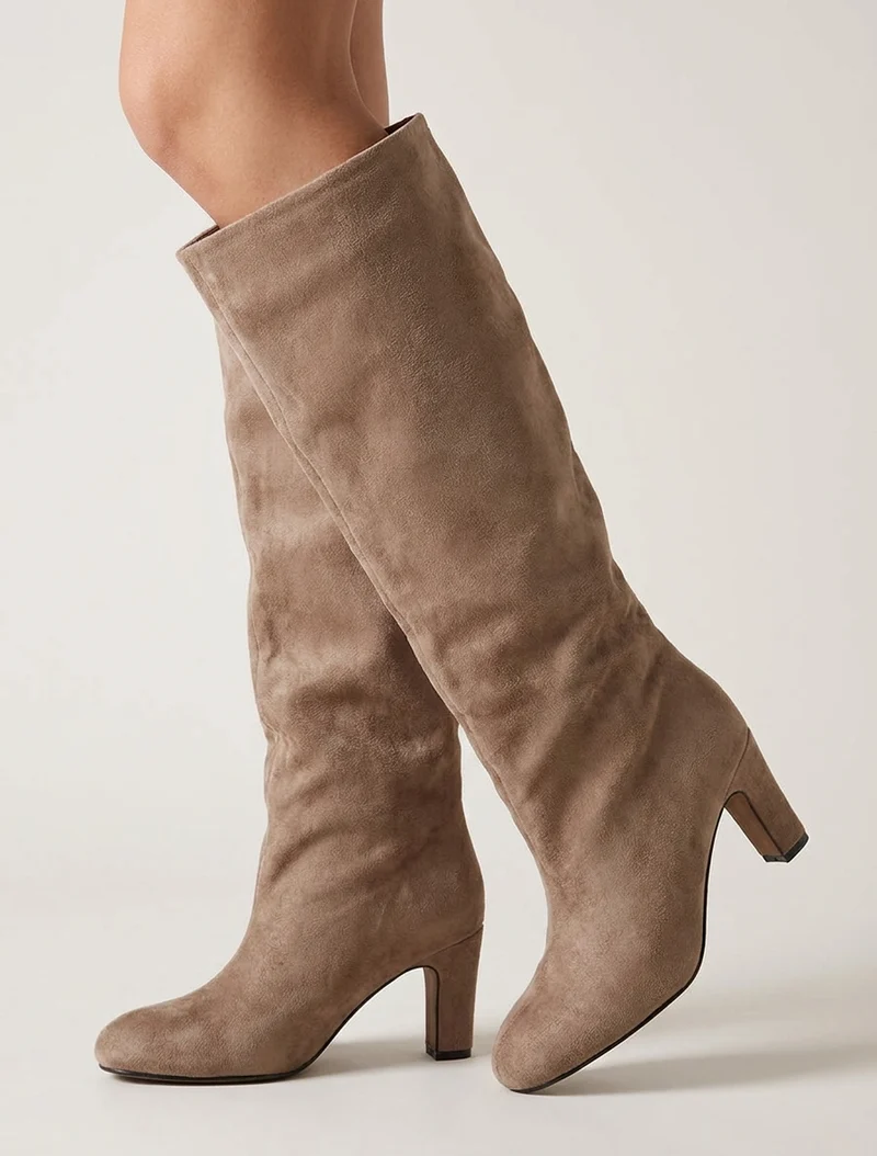 Bottes en suédine à bouts ronds - Taupe