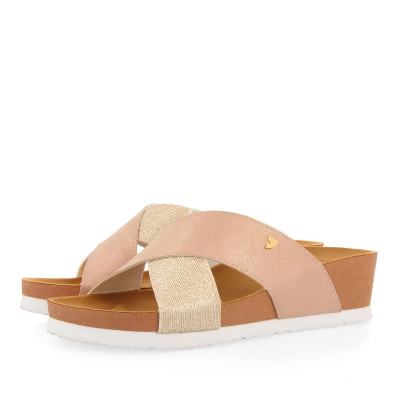 FLIP-FLOPS WITH GOLDEN STRAPS FOR WOMAN QORMI