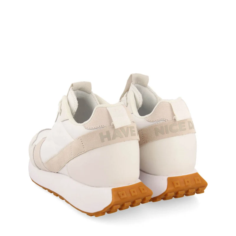 Aracai women's white retro-style sneakers with inner wedges