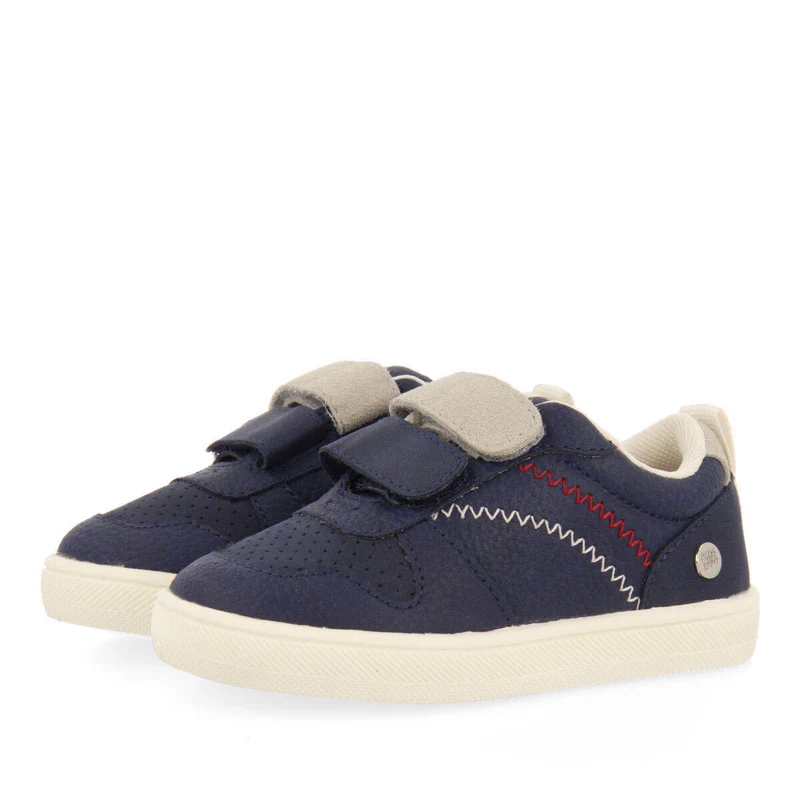 Campoi babies white sneakers with adjustable fastenings
