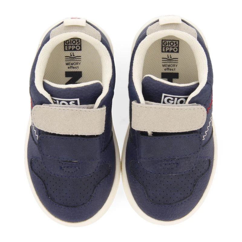 Campoi babies white sneakers with adjustable fastenings
