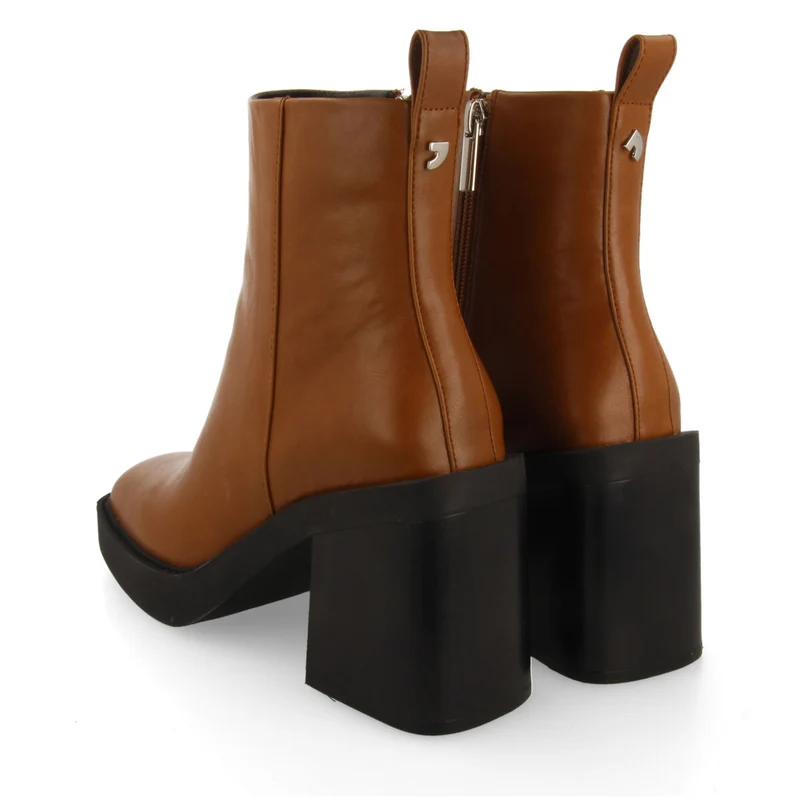 Altrier women's tan ankle boots with square toes, thick platforms and wide heels