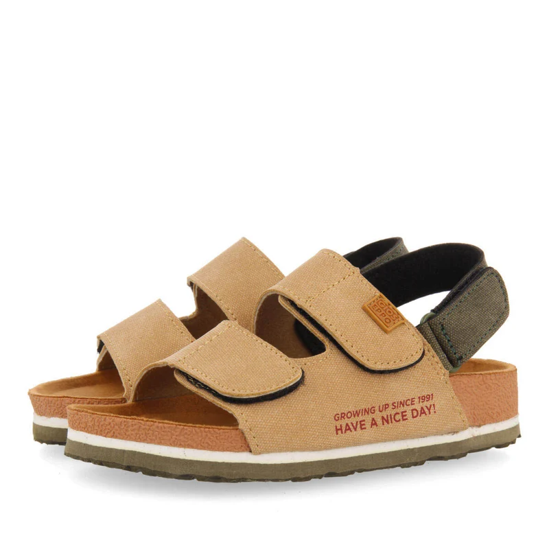 Gerais boys beige footbed sandals