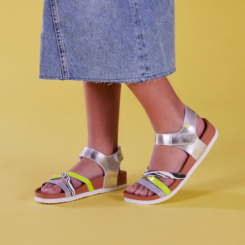 Itinga girls silver footbed sandals with glittery details