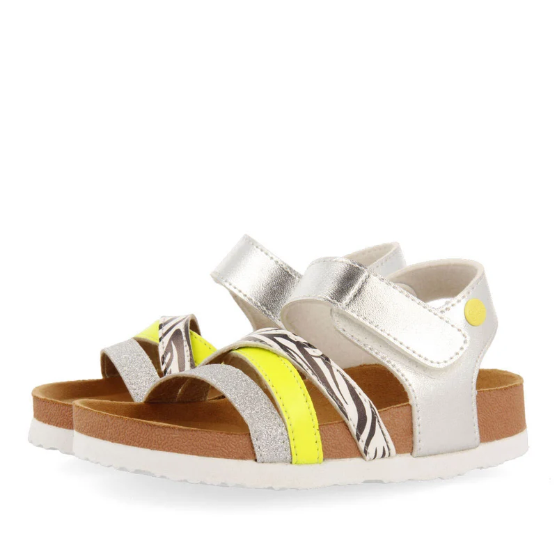Itinga girls silver footbed sandals with glittery details