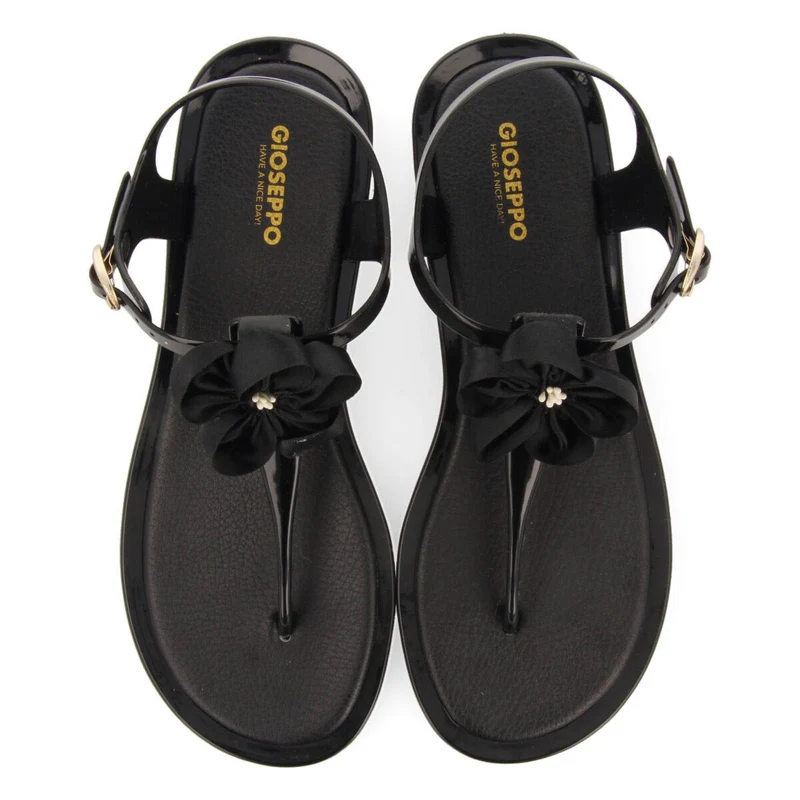 Itaucu women's black sandals with details