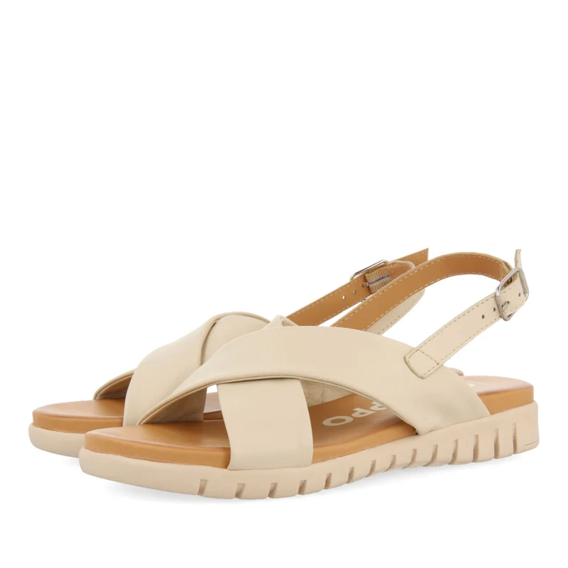 Utuado women's off-white sandals