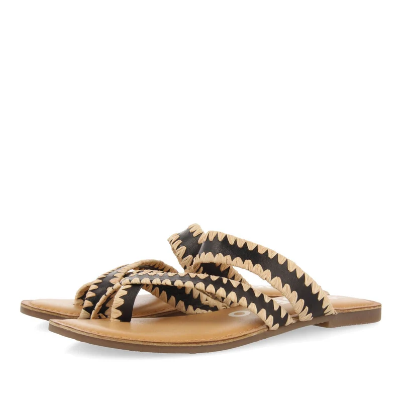 Goias women's black leather sandals with decorative raffia stitching