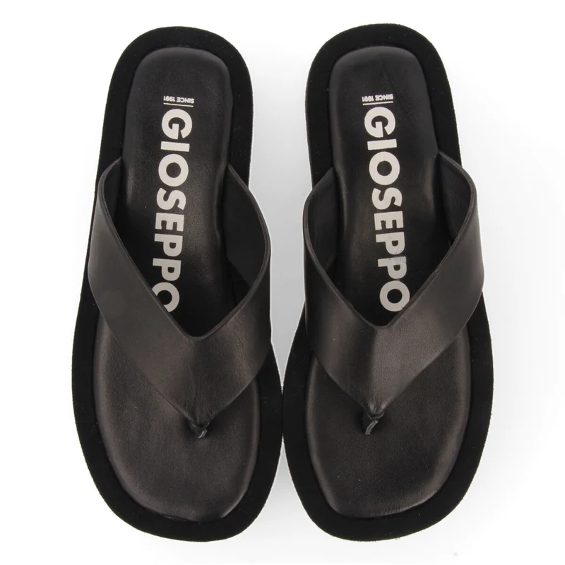 Domats women's sandals with thick soles and a black strap