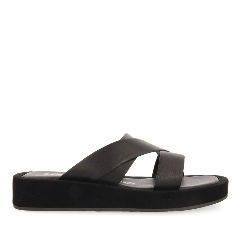 Domats women's sandals with thick soles and black straps