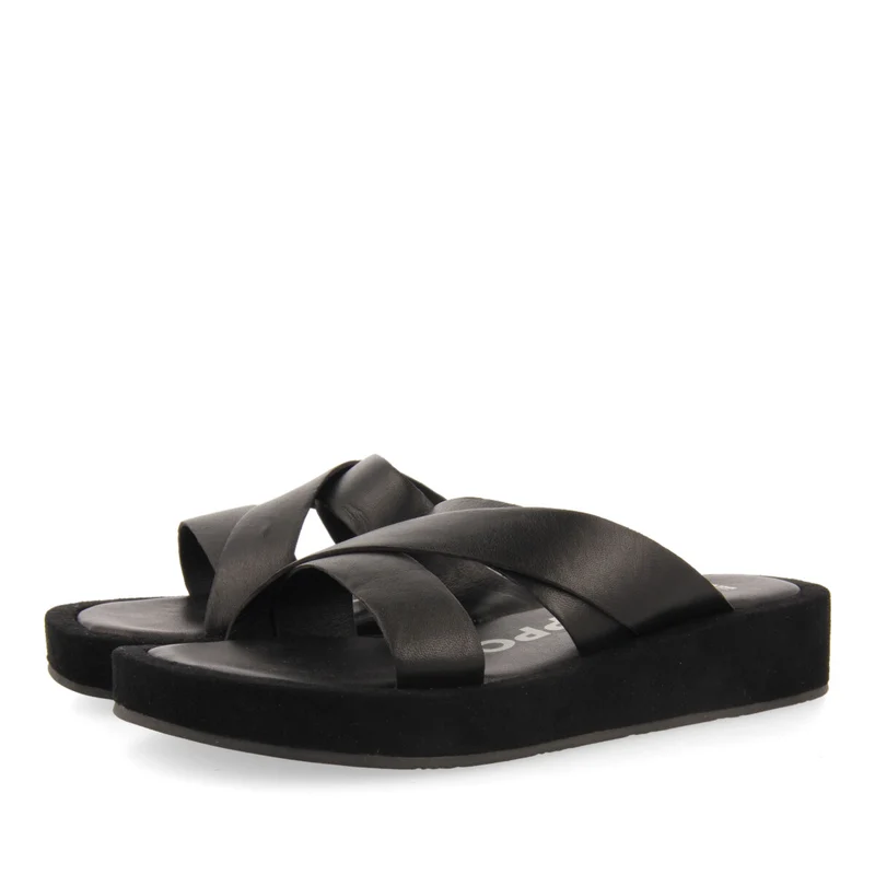 Domats women's sandals with thick soles and black straps