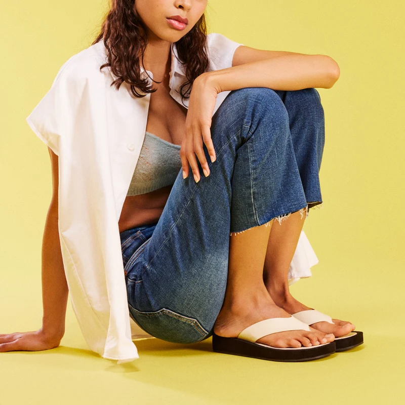 Domats women's sandals with thick soles and an off-white strap