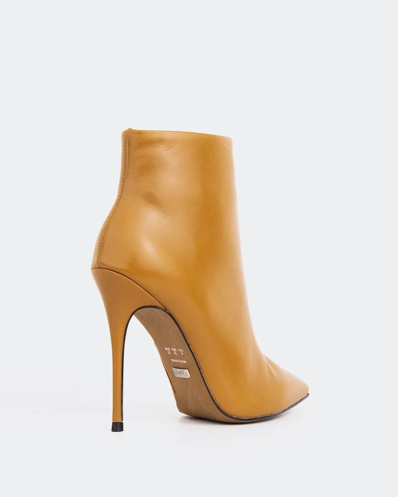 Beauty Camel Leather