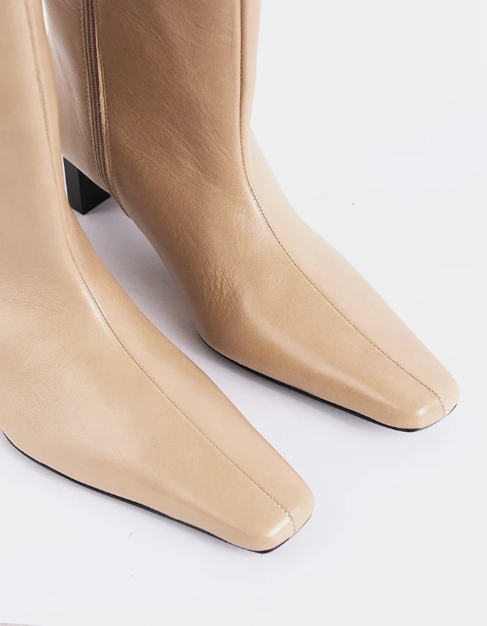 Blanzy Camel Leather